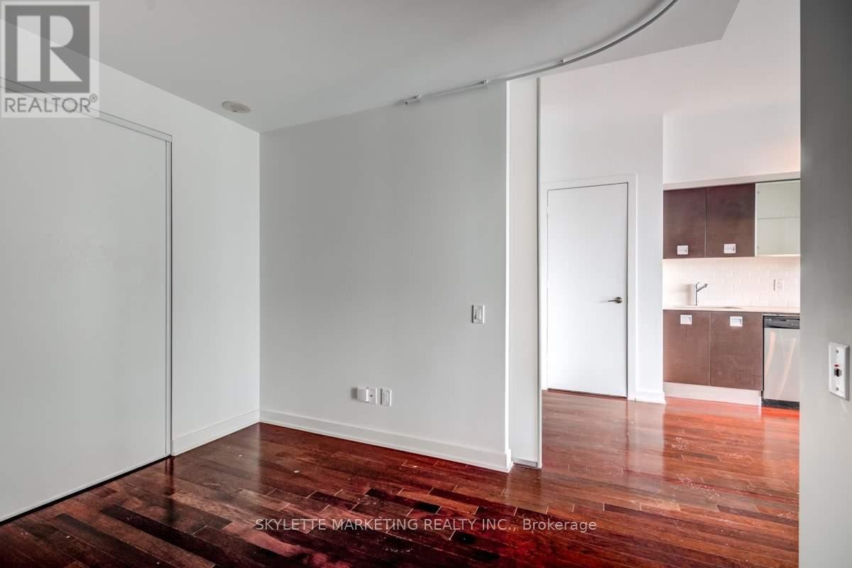 3702 - 33 Charles Street E, Toronto, Ontario  M4Y 0A2 - Photo 9 - C13495478