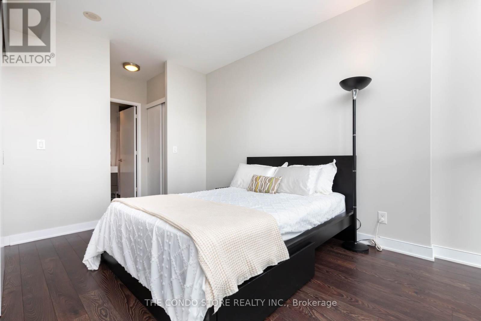 1907 - 110 Charles Street E, Toronto, Ontario  M4Y 1T5 - Photo 17 - C13495588