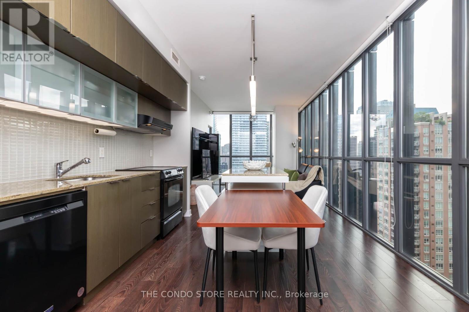 1907 - 110 Charles Street E, Toronto, Ontario  M4Y 1T5 - Photo 2 - C13495588