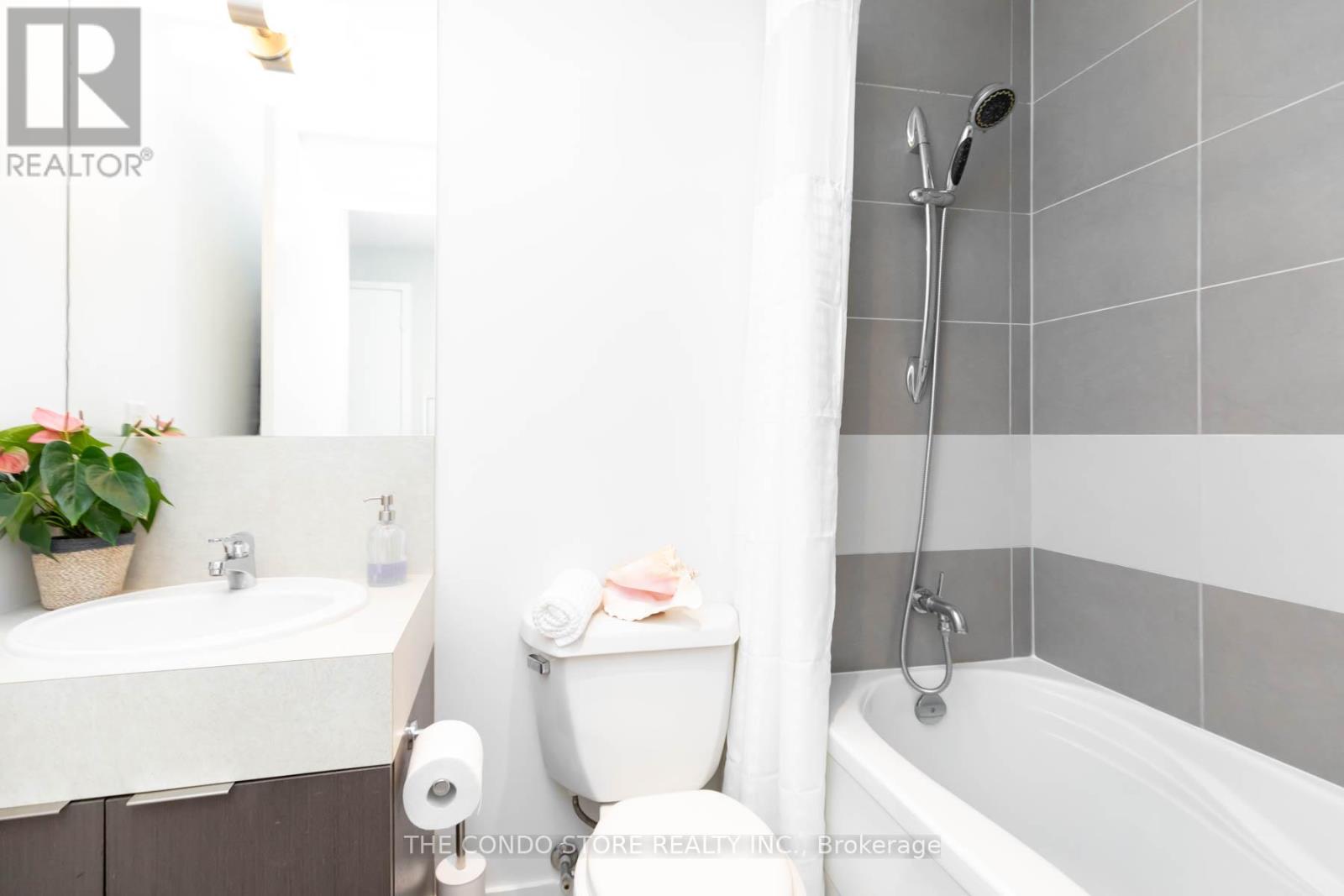 1907 - 110 Charles Street E, Toronto, Ontario  M4Y 1T5 - Photo 24 - C13495588