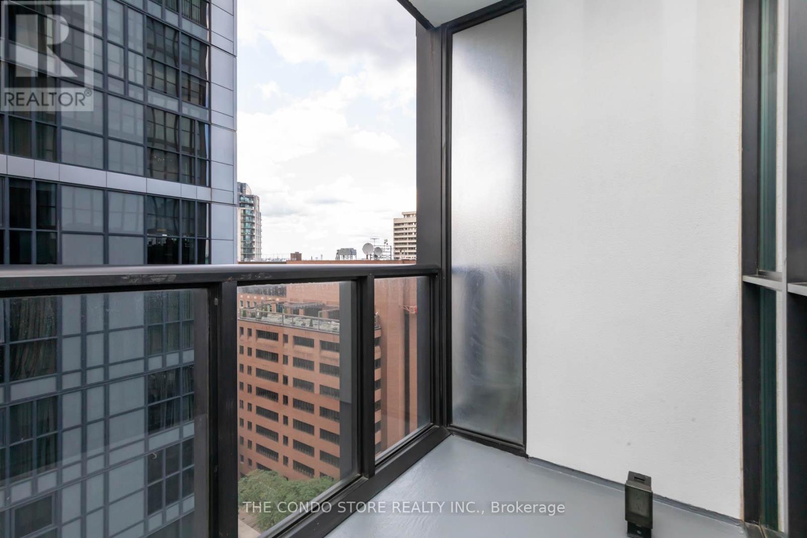 1907 - 110 Charles Street E, Toronto, Ontario  M4Y 1T5 - Photo 27 - C13495588