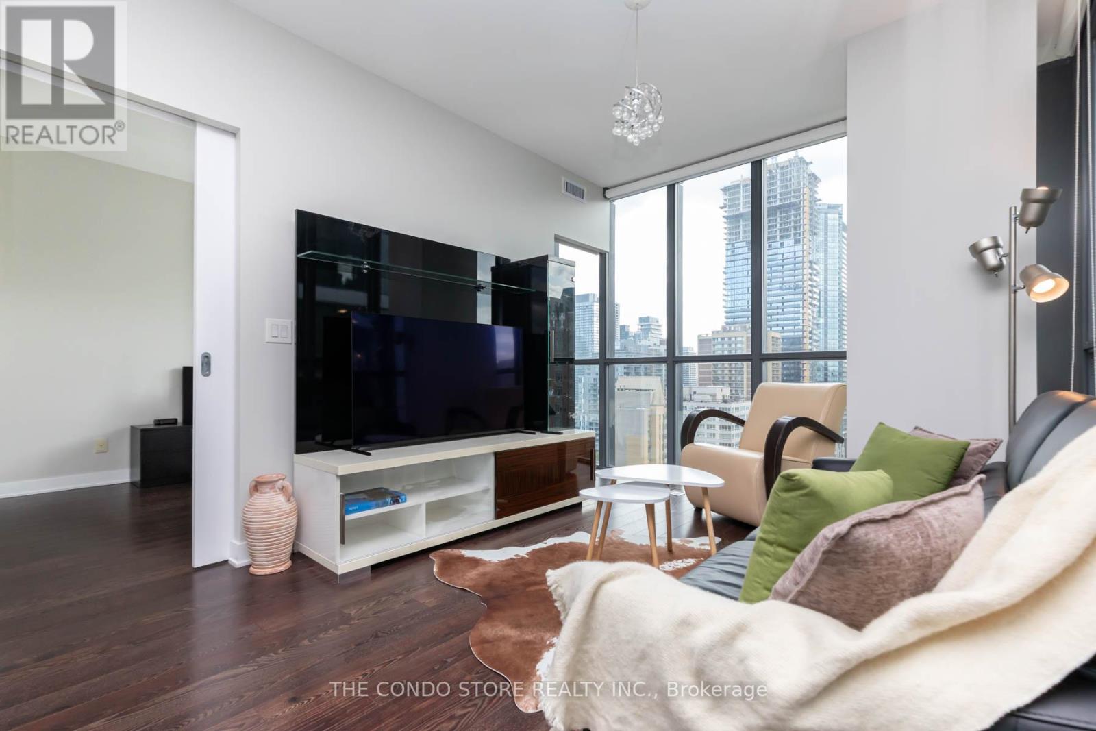 1907 - 110 Charles Street E, Toronto, Ontario  M4Y 1T5 - Photo 4 - C13495588
