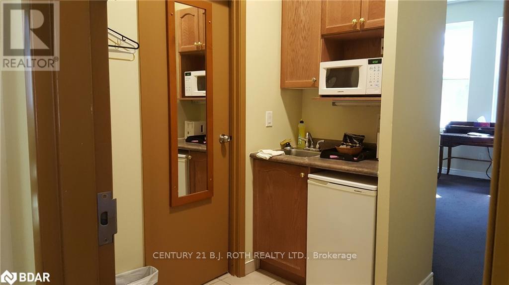 1 Berczy Street, Barrie, Ontario  L4M 3P5 - Photo 11 - S13495548