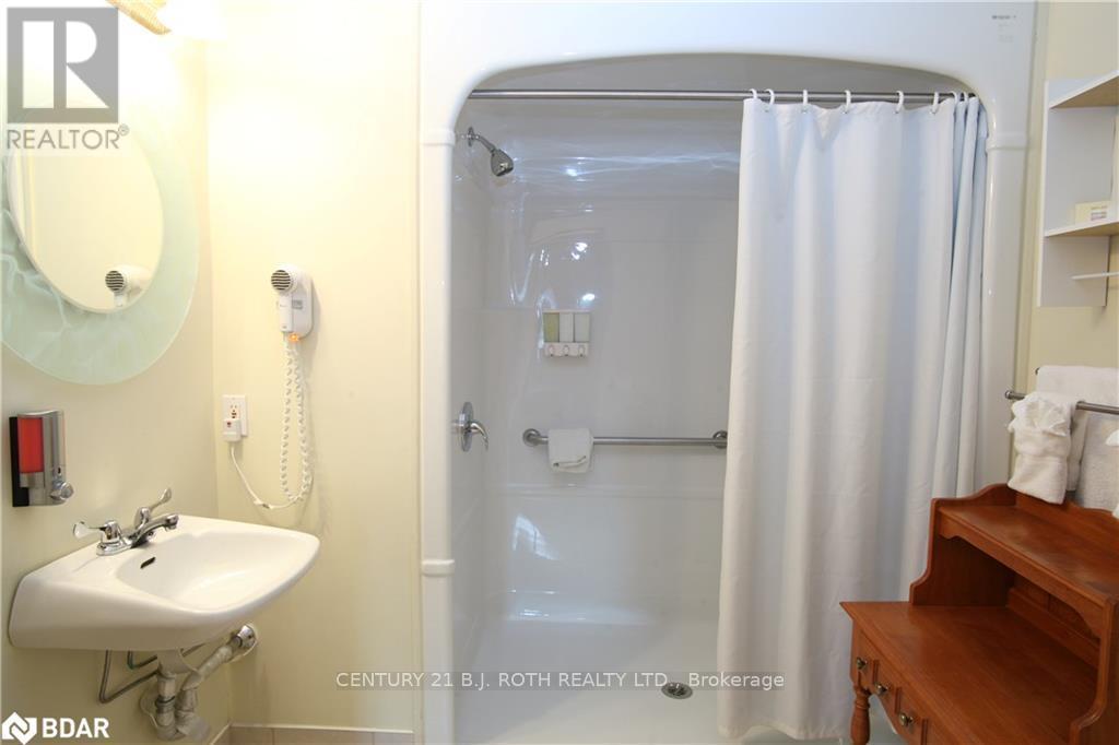 1 Berczy Street, Barrie, Ontario  L4M 3P5 - Photo 19 - S13495548