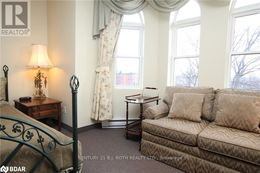 1 Berczy Street, Barrie, Ontario  L4M 3P5 - Photo 26 - S13495548