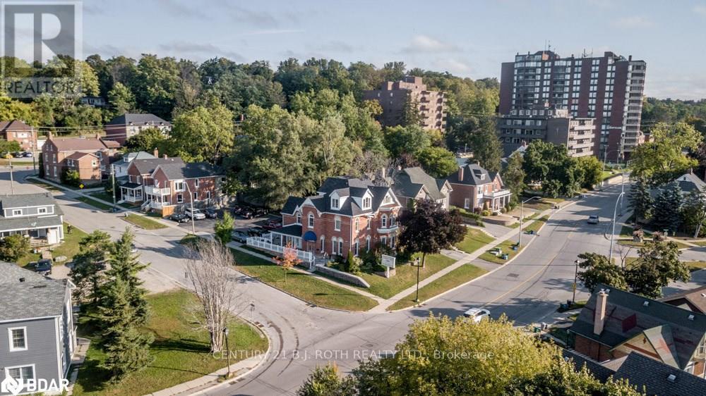 1 Berczy Street, Barrie, Ontario  L4M 3P5 - Photo 3 - S13495548