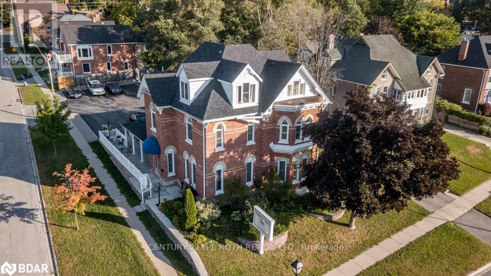 1 Berczy Street, Barrie, Ontario  L4M 3P5 - Photo 4 - S13495548