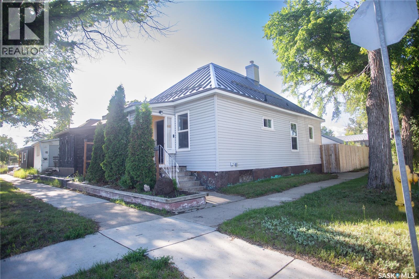1102 19th STREET W, Saskatoon, Saskatchewan