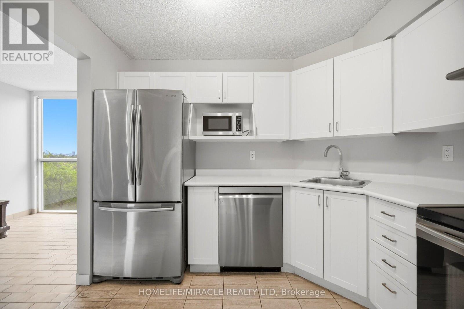 707 - 41 Markbrook Lane, Toronto, Ontario  M9V 5E6 - Photo 4 - W13495482