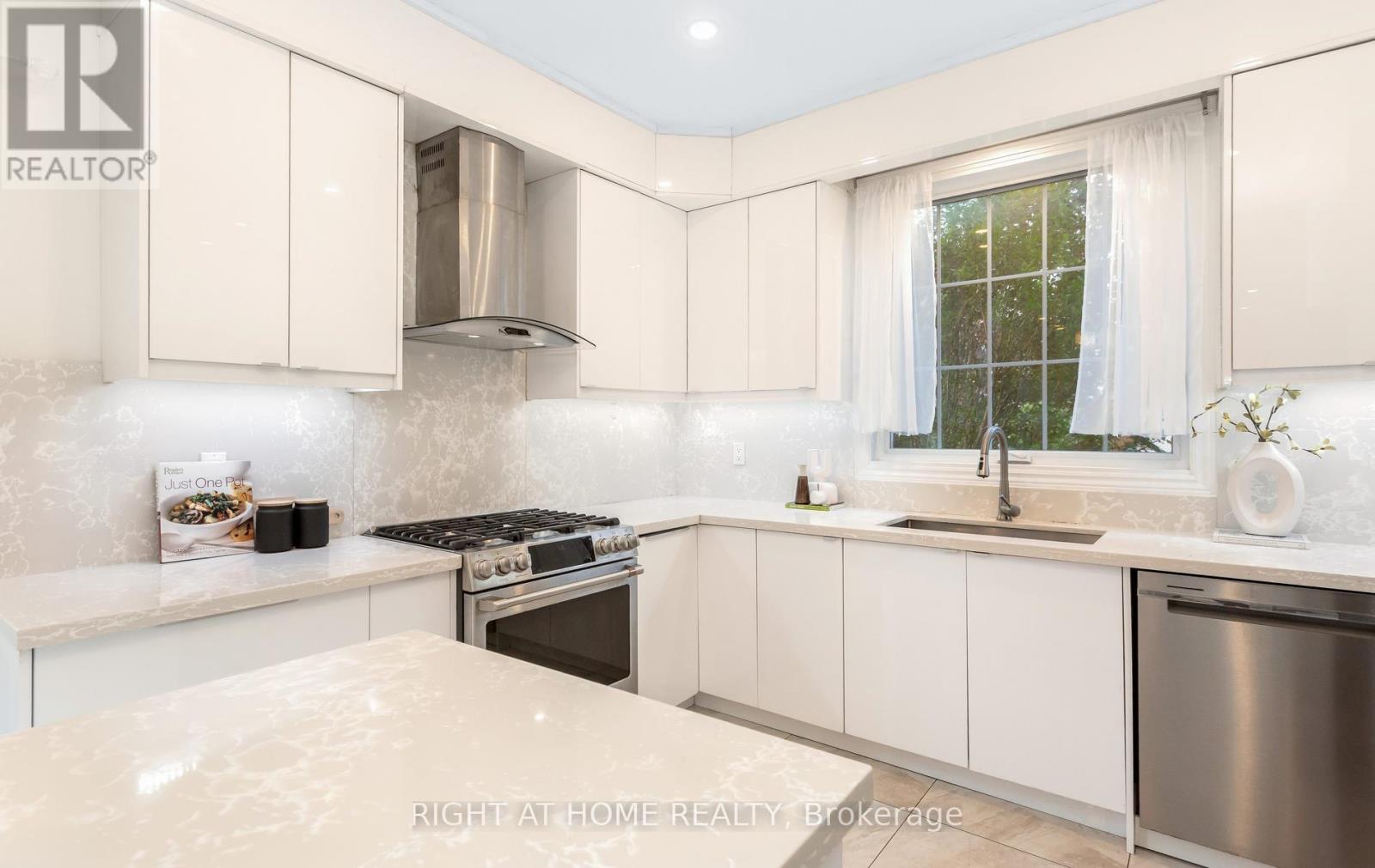 3081 Baron Drive, Mississauga, Ontario  L5M 6W4 - Photo 16 - W13495524