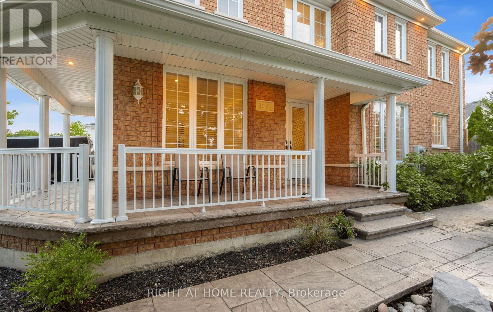 3081 Baron Drive, Mississauga, Ontario  L5M 6W4 - Photo 3 - W13495524