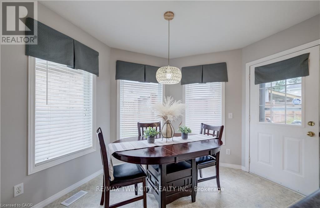 27 Chandos Drive, Kitchener, Ontario  N2A 3C2 - Photo 12 - X13495498