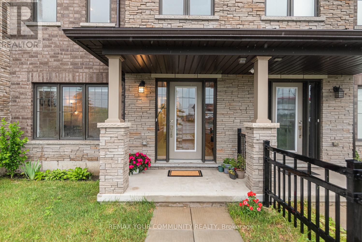 38 Utter Place, Hamilton, Ontario  L8J 0K7 - Photo 2 - X13495570