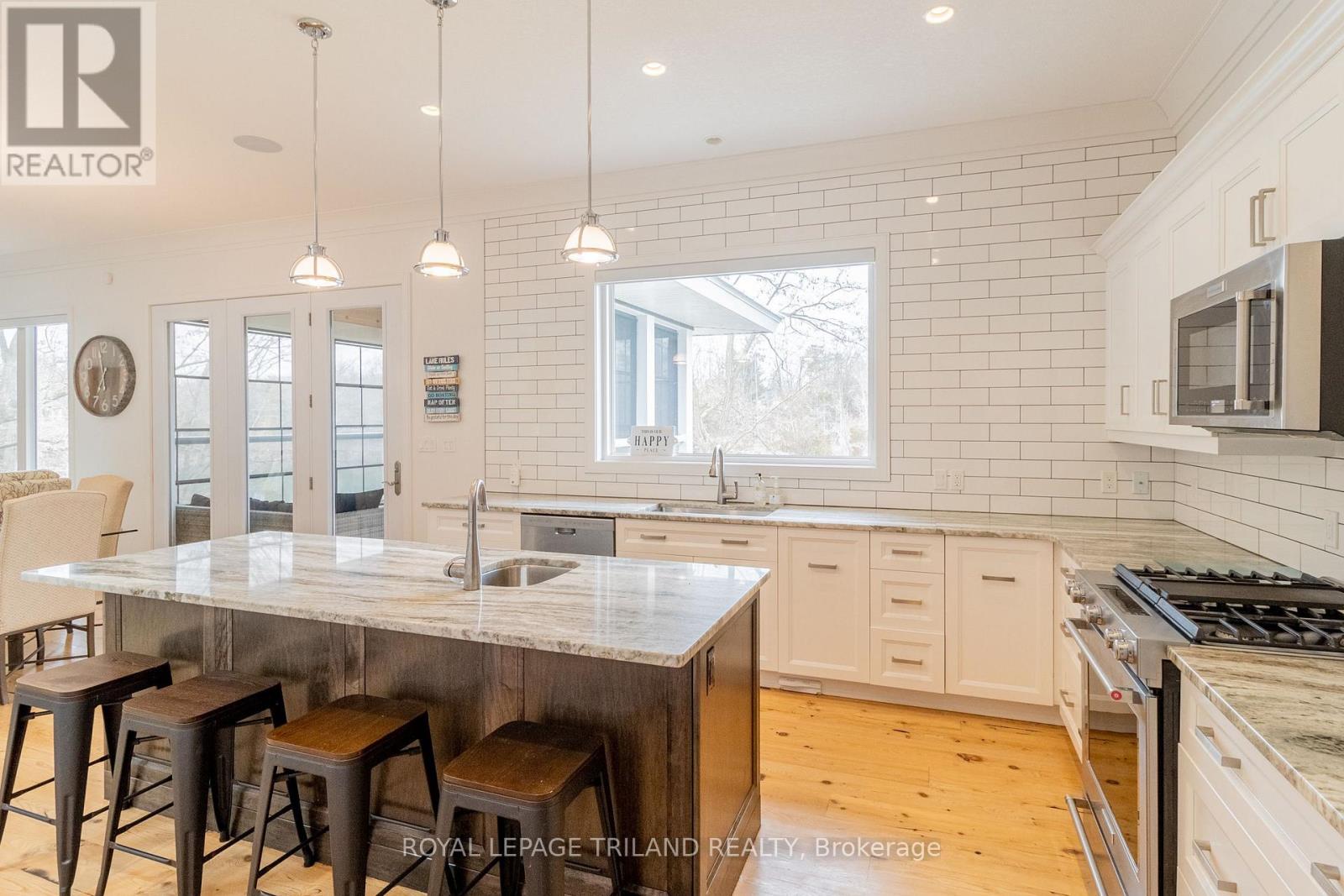 10099 Jennison Crescent, Lambton Shores, Ontario  N0M 1T0 - Photo 23 - X13495702