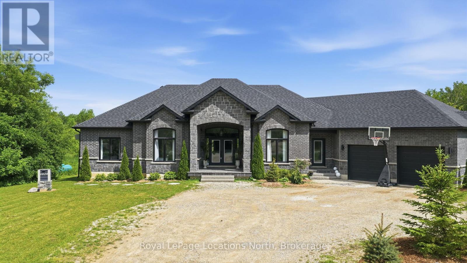 1029 Sixth Street, Collingwood, Ontario  L9Y 3Y9 - Photo 2 - S12920466