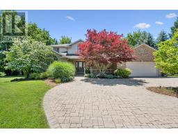 12 OCHS DRIVE, Puslinch, Ontario