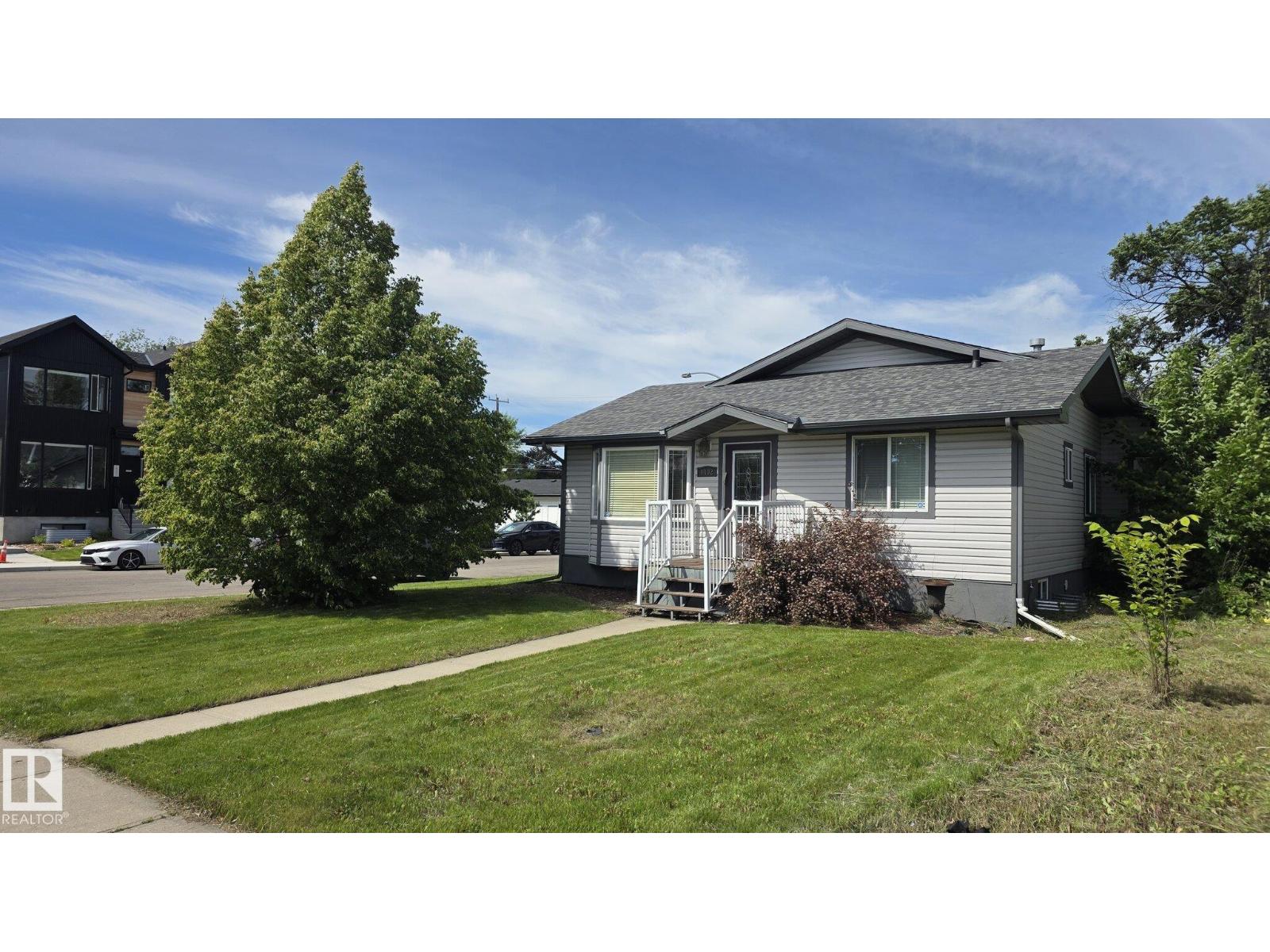 9402 153 St NW NW, Edmonton, Alberta  T5R 1R3 - Photo 2 - E4495949