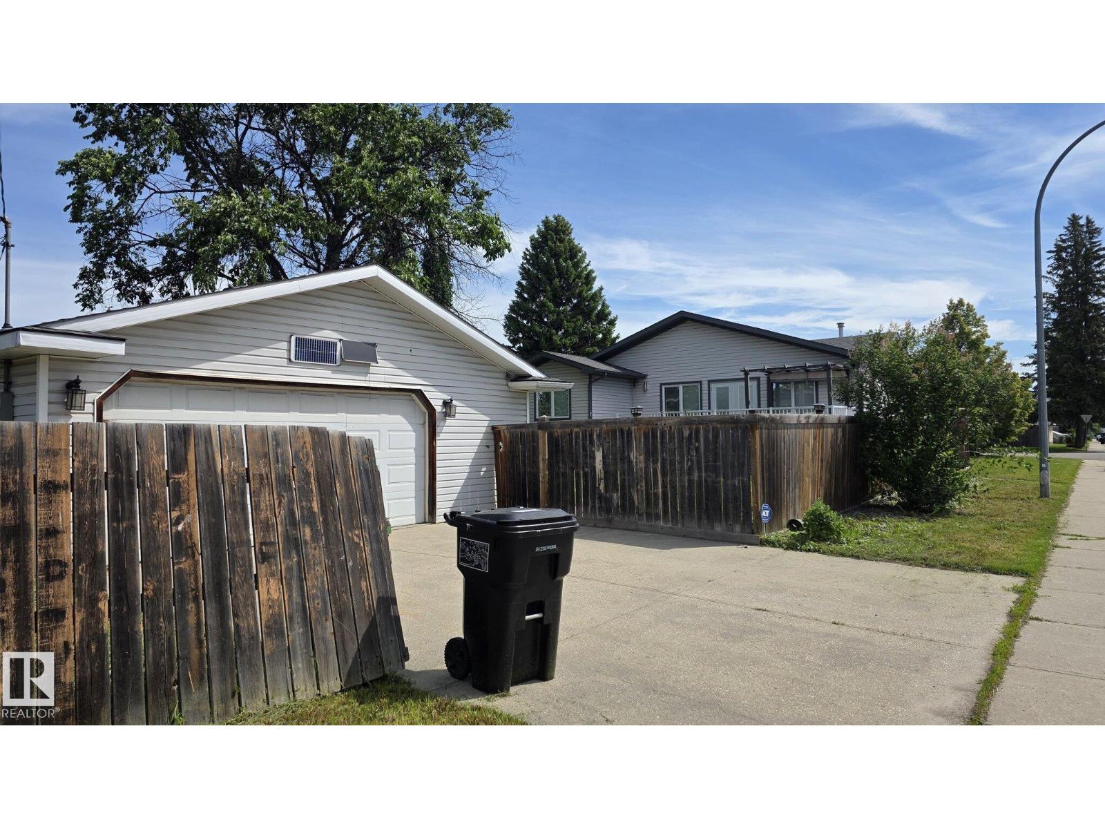 9402 153 St NW NW, Edmonton, Alberta  T5R 1R3 - Photo 8 - E4495949