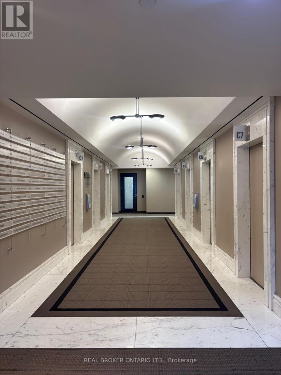 56112 - 200 King Street W, Toronto (Bay Street Corridor), Ontario  M5X 1C9 - Photo 2 - C13495750