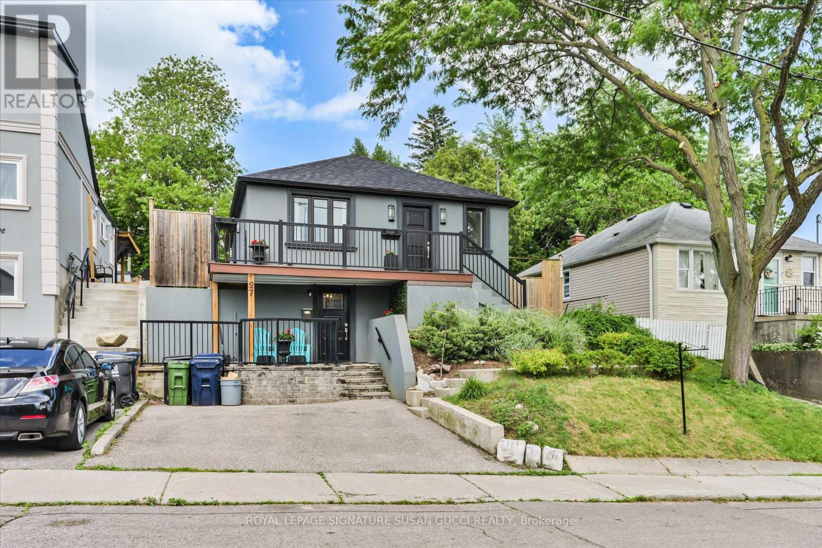 27 BEXHILL AVENUE, Toronto, Ontario