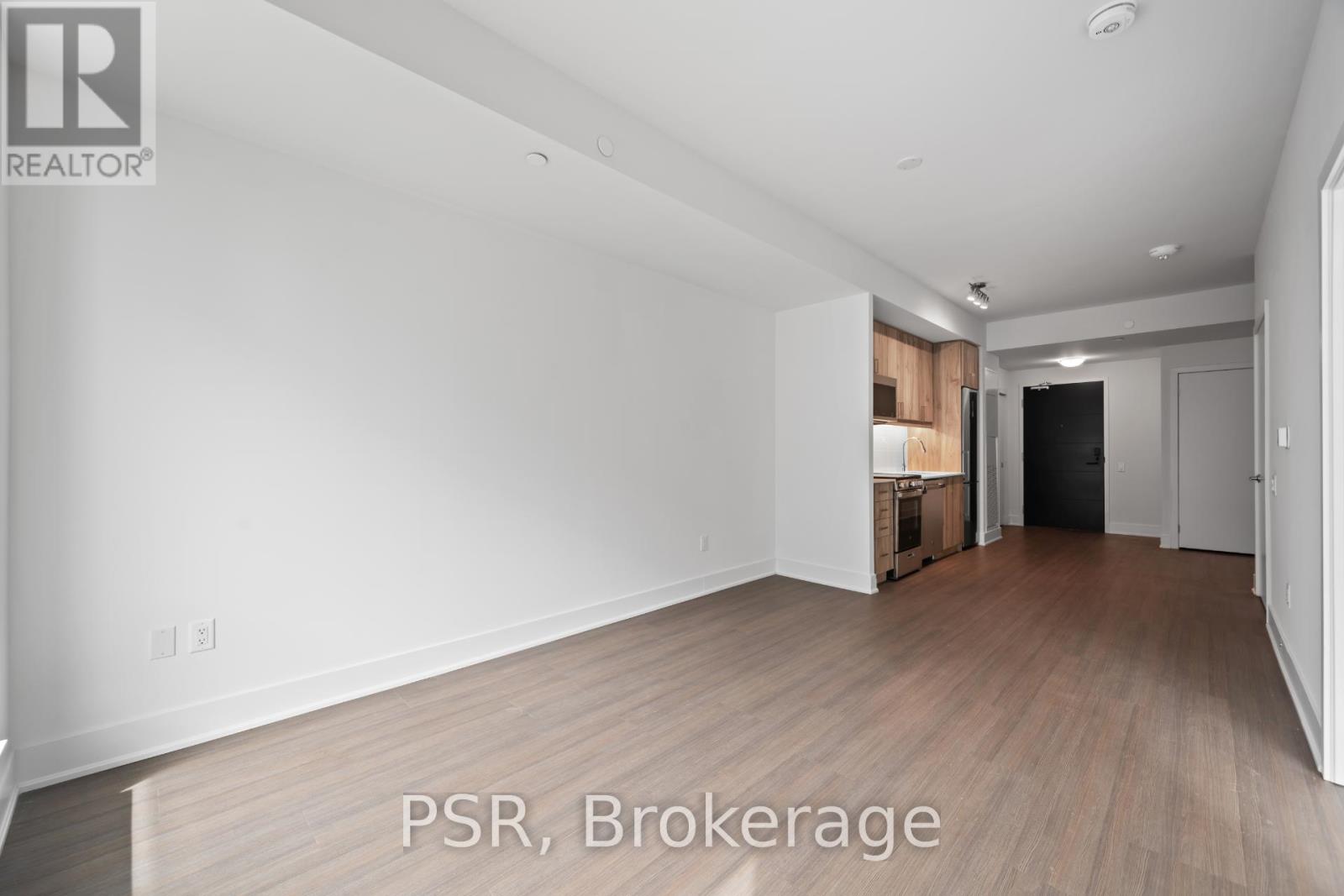 710 - 195 Deerfield Road, Newmarket, Ontario  L3Y 0G4 - Photo 5 - N13495646