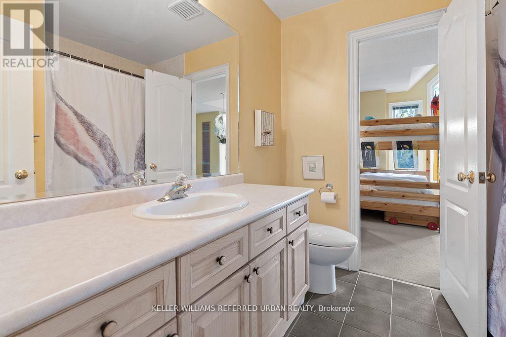 194 Sherwood Place, Newmarket, Ontario  L3Y 8E5 - Photo 32 - N13495698