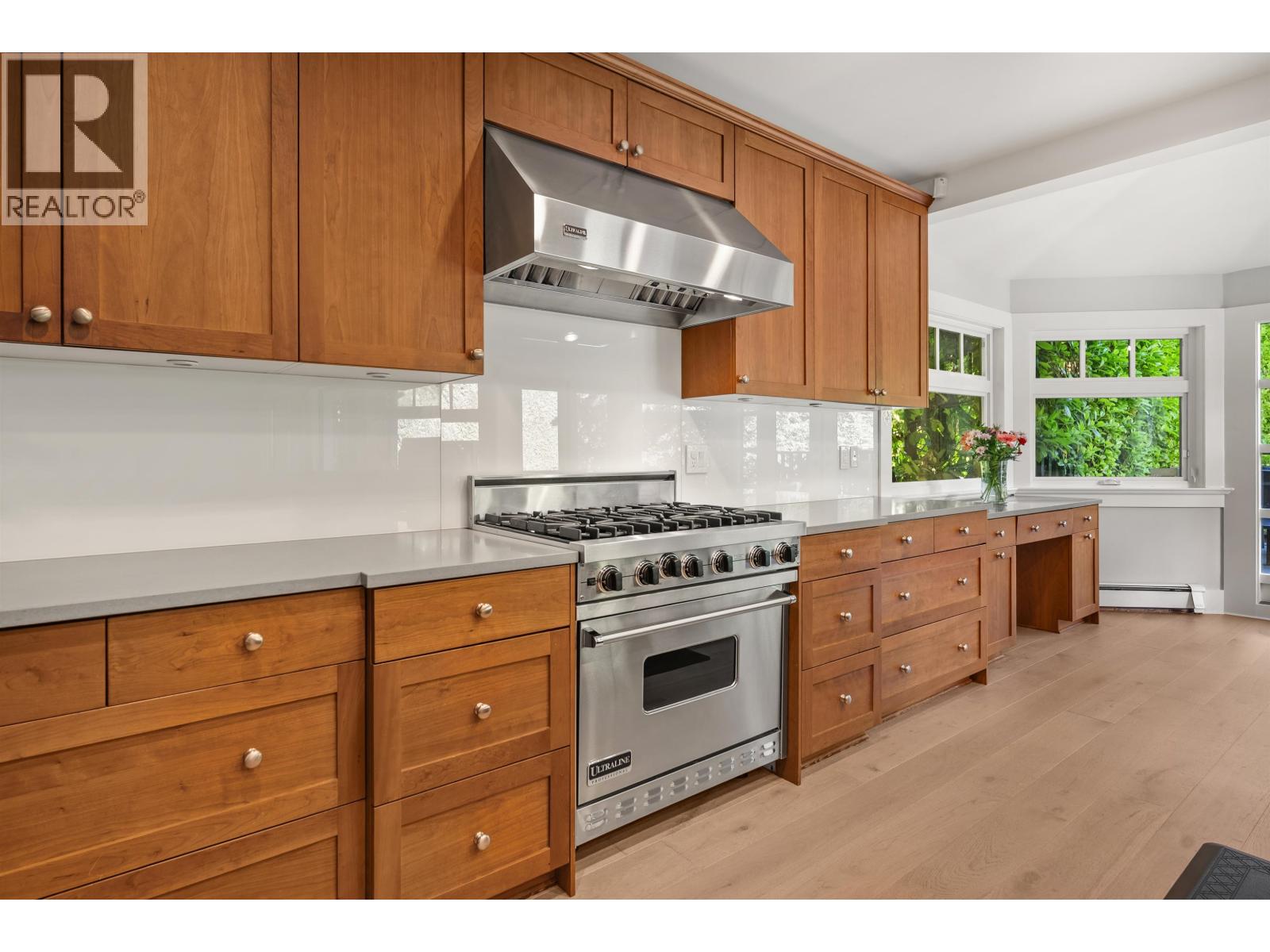 2385 W 49th Avenue, Vancouver, British Columbia  V6M 2V2 - Photo 8 - R3140357