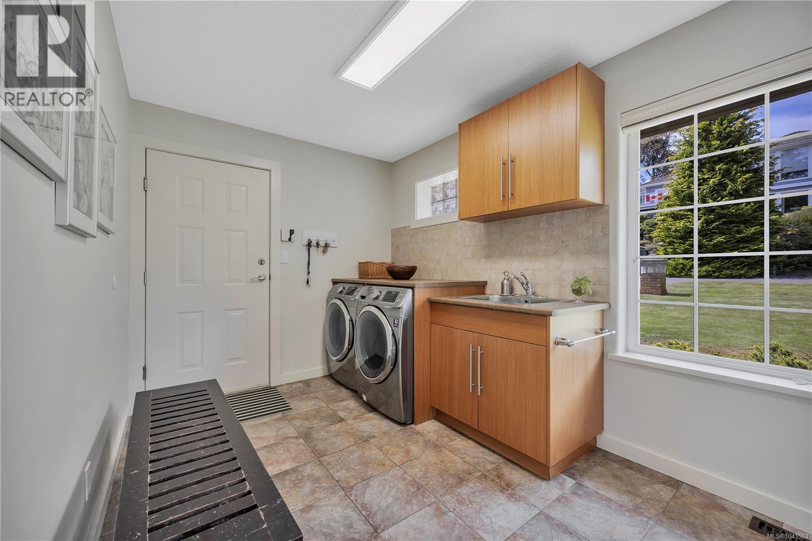 Listing image 56