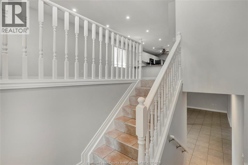 10920 Springhollow Drive, Windsor, Ontario  N8P 1V2 - Photo 2 - 26015378