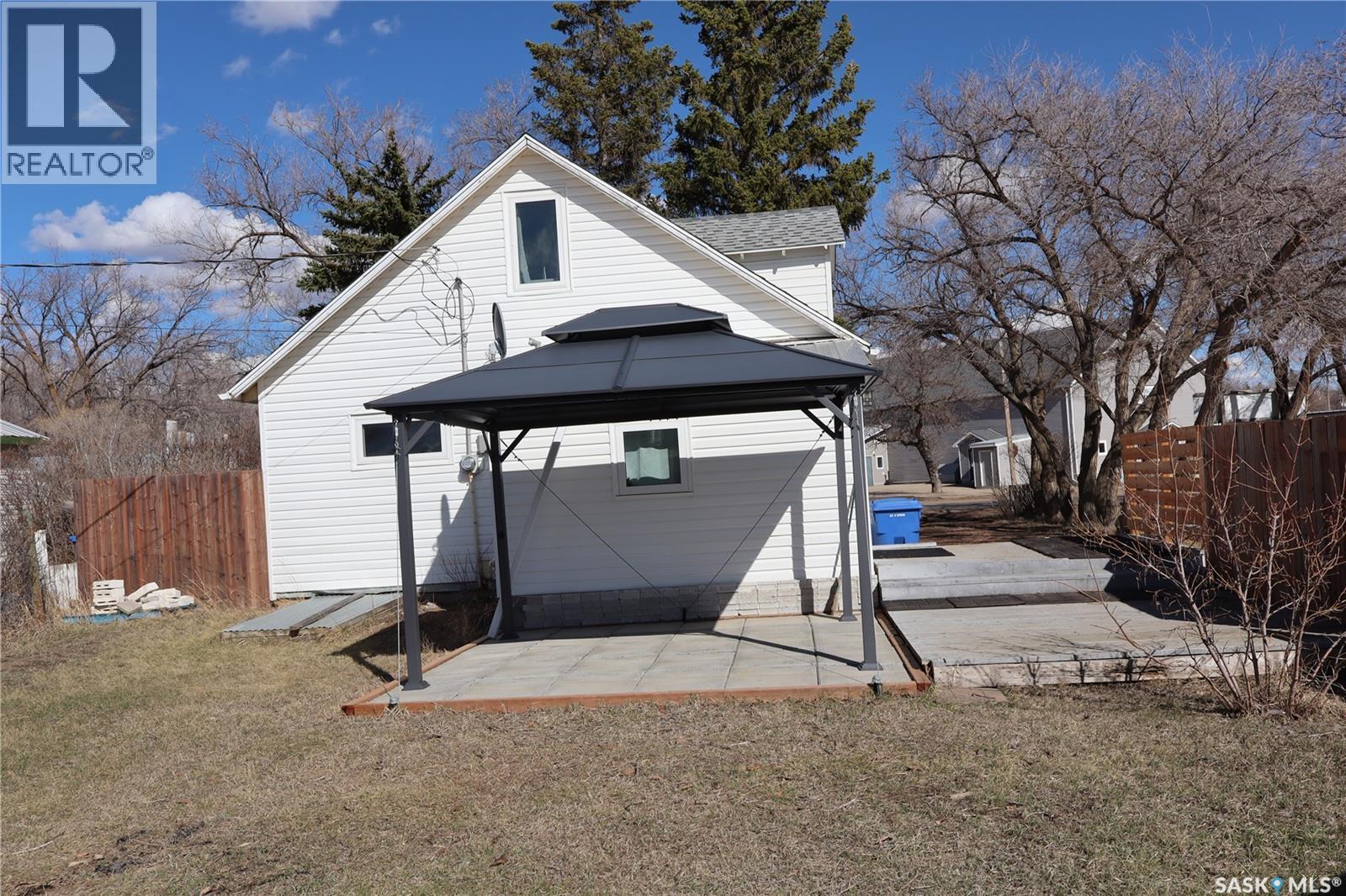 302 Columbus Drive, Rockglen, Saskatchewan  S0H 3R0 - Photo 3 - SK033126
