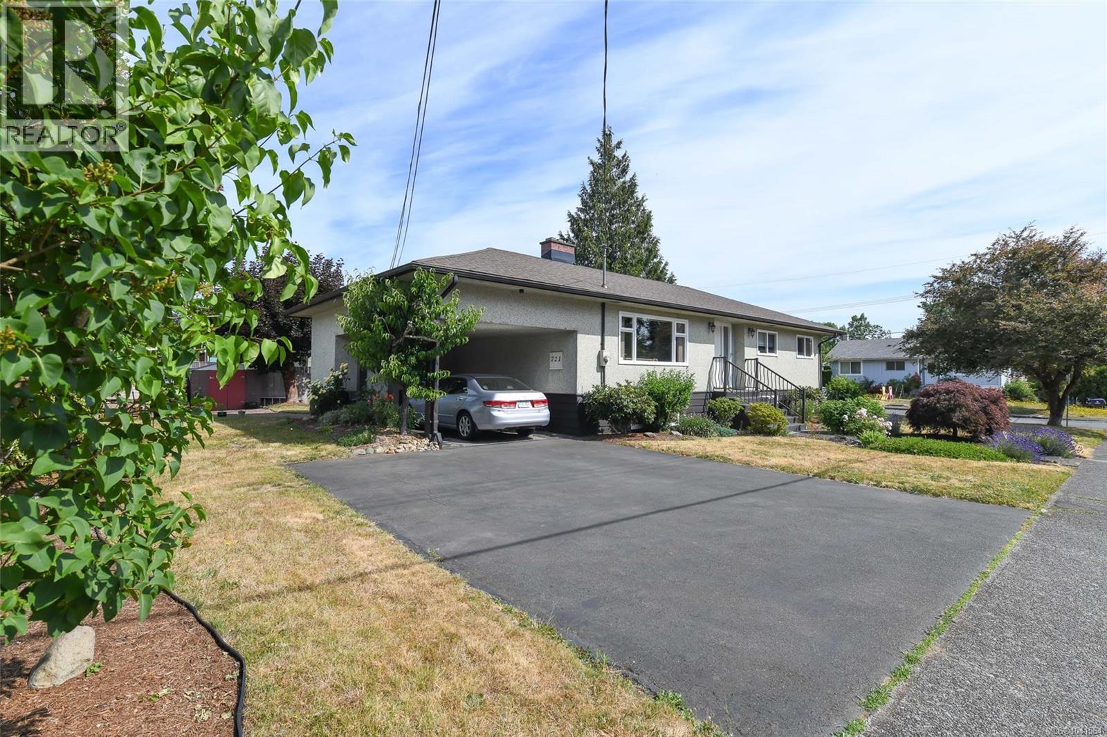 721 18th St, Courtenay, British Columbia  V9N 2A4 - Photo 2 - 1041564