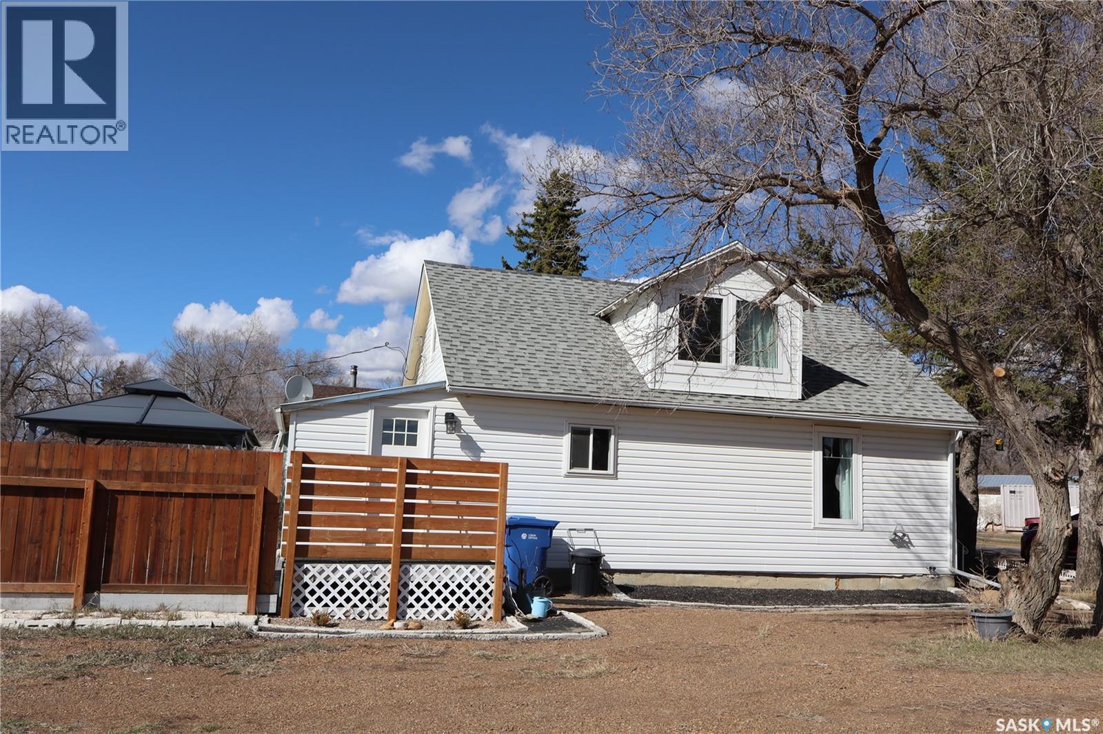 302 Columbus Drive, Rockglen, Saskatchewan  S0H 3R0 - Photo 34 - SK033126