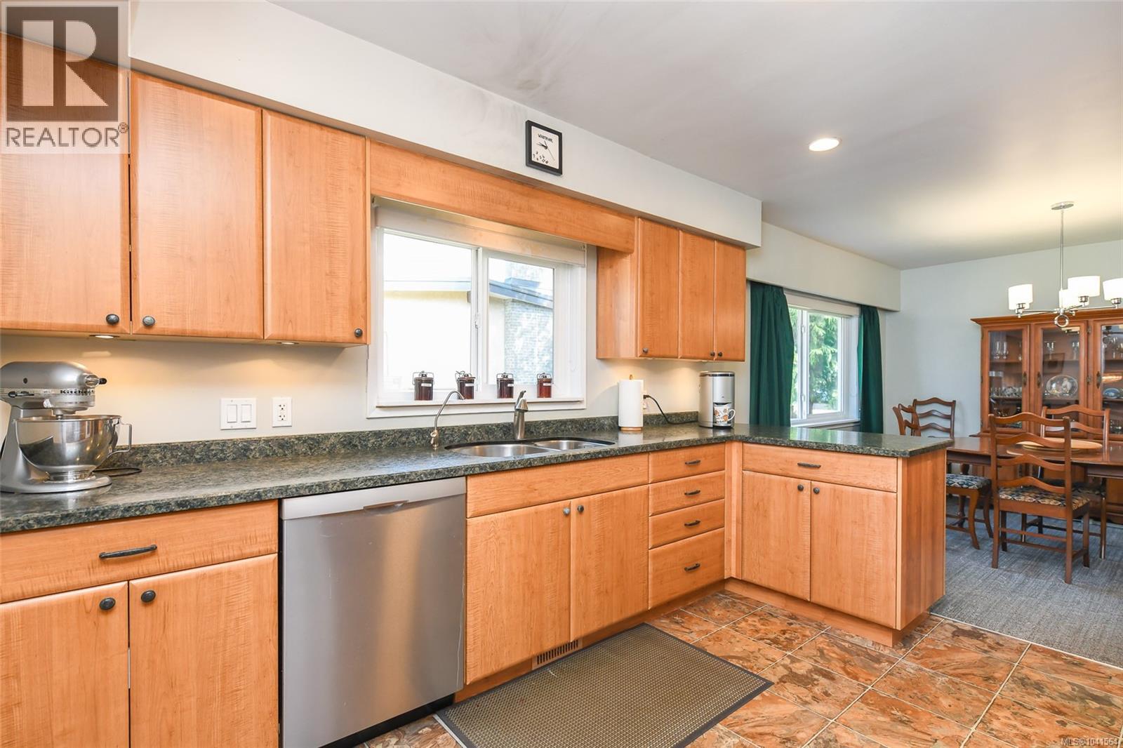 721 18th St, Courtenay, British Columbia  V9N 2A4 - Photo 8 - 1041564
