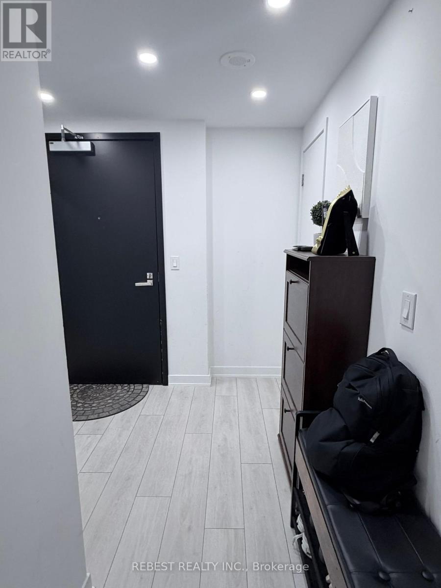 547 - 31 Tippett Road, Toronto, Ontario  M3H 0C8 - Photo 2 - C13485800
