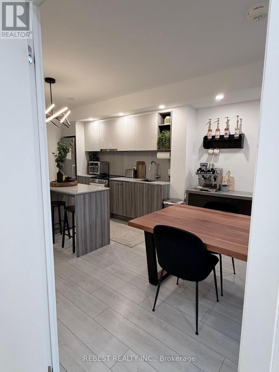 547 - 31 Tippett Road, Toronto, Ontario  M3H 0C8 - Photo 7 - C13485800