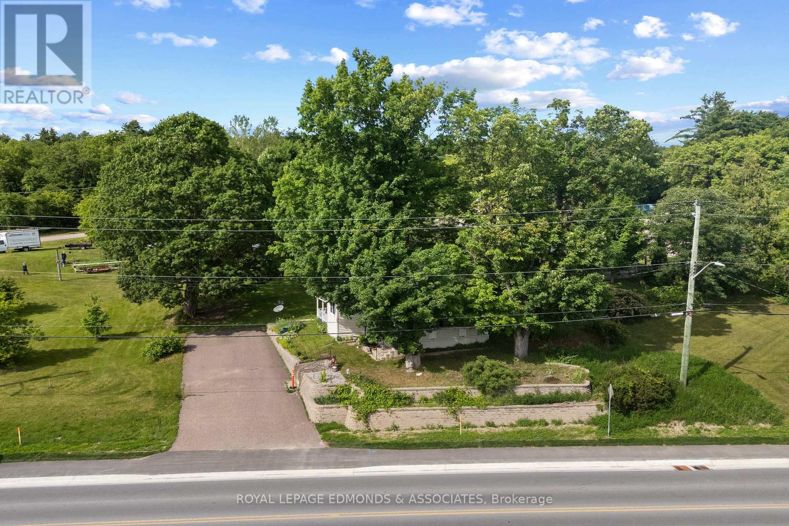 138 Bonnechere Street E, Bonnechere Valley, Ontario  K7V 1Z5 - Photo 2 - X13495920