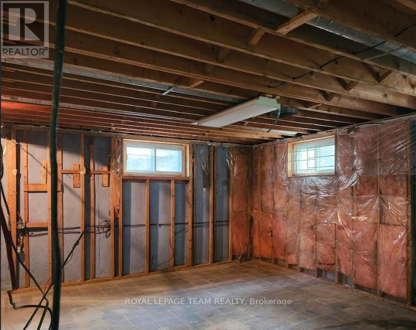 1120 Cline Crescent, Ottawa, Ontario  K2C 2P2 - Photo 6 - X13495890
