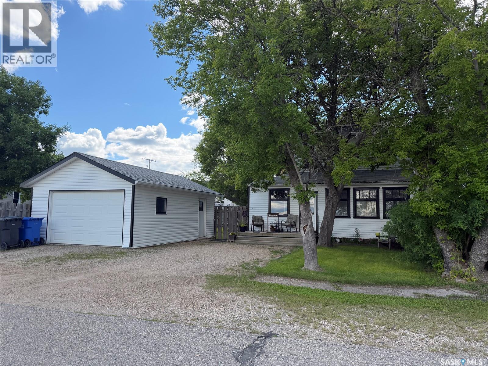 319 Carlyle Street, Arcola, Saskatchewan  S0C 0G0 - Photo 3 - SK030073