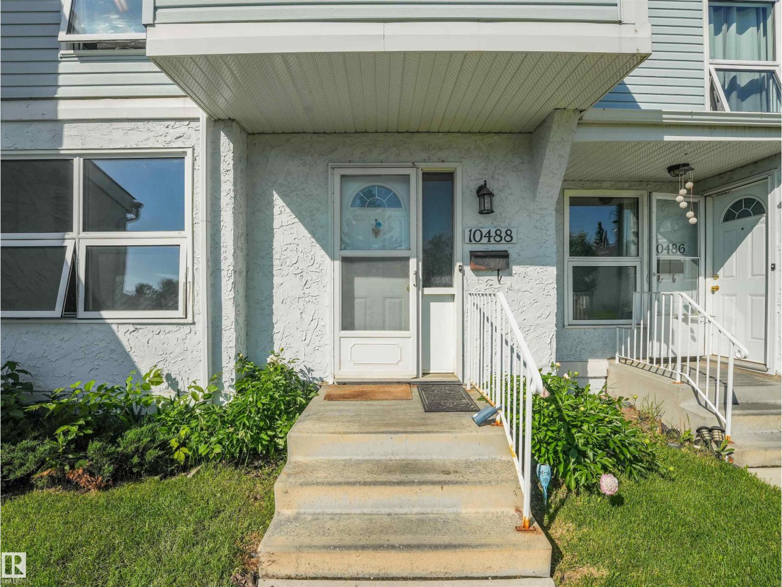 10488 28a Av NW, Edmonton, Alberta  T6J 4J6 - Photo 2 - E4495959