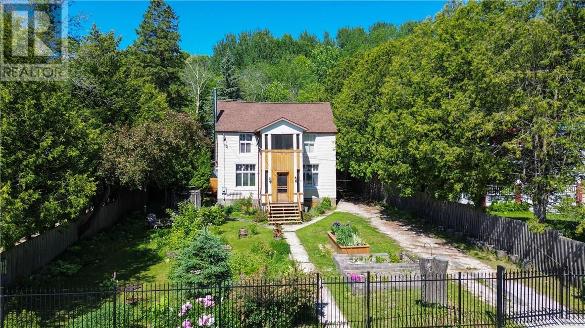 17 Phipps Street, Gore Bay, Ontario