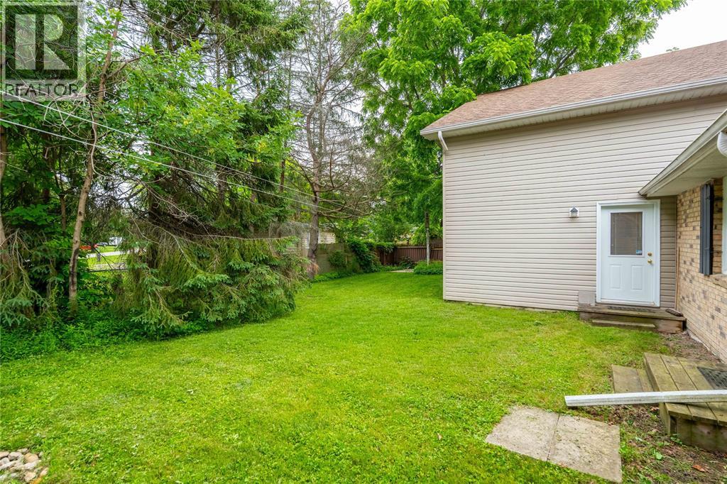 3590 Point View Drive, Plympton-Wyoming, Ontario  N0N 1J6 - Photo 29 - 26015312
