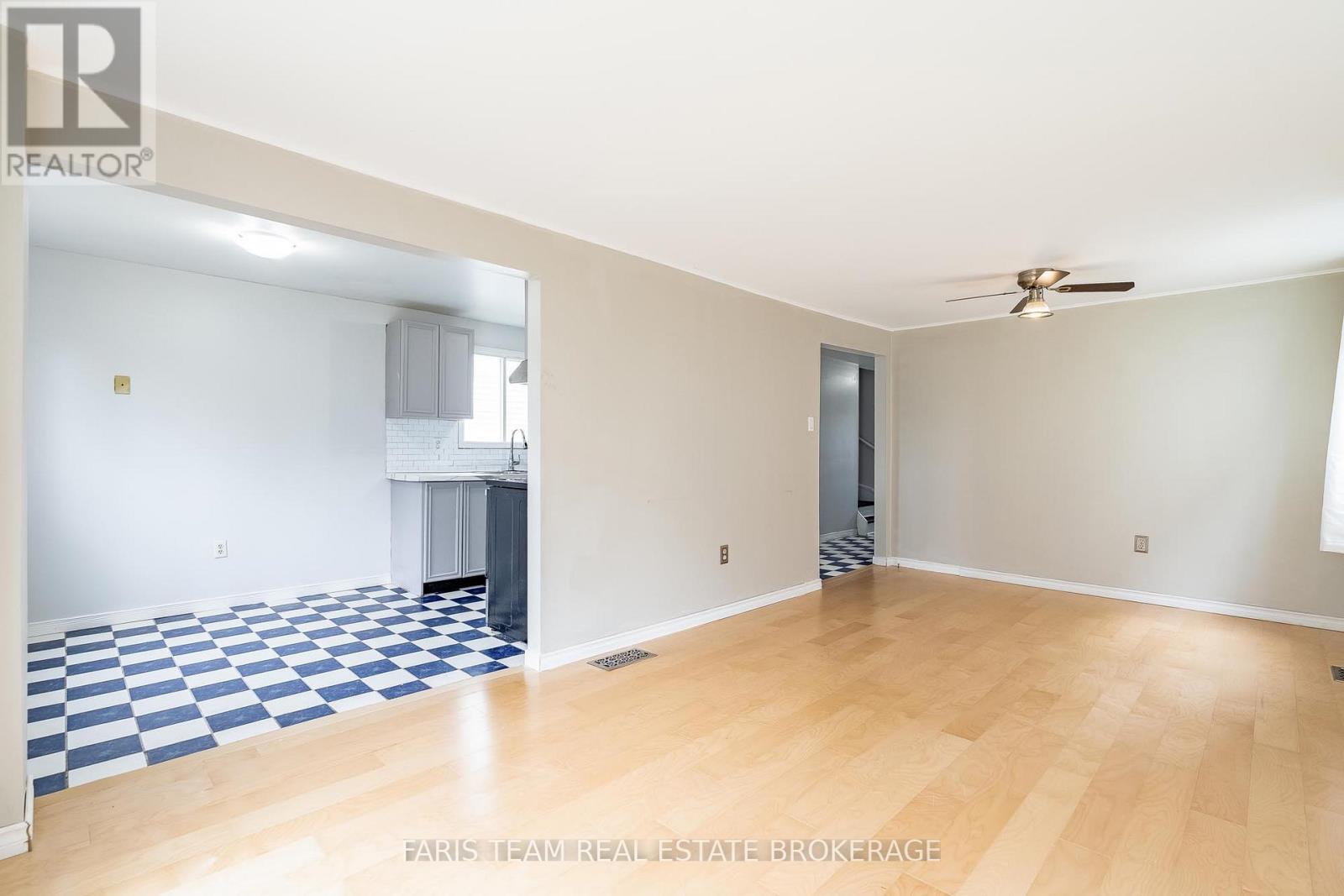 139 Burns Circle, Barrie, Ontario  L4N 5J8 - Photo 12 - S13495916