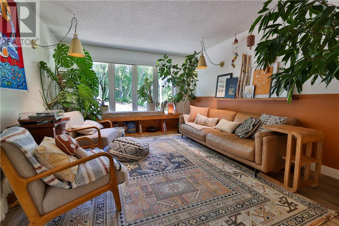 550 Kantola Road, Lively, Ontario  P3Y 1H8 - Photo 3 - 2128854