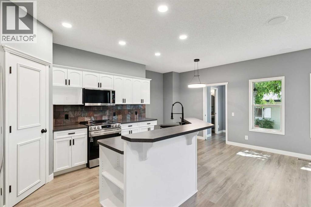 137 Prestwick Mews Se, Calgary, Alberta  T2Z 3X6 - Photo 10 - A2320334