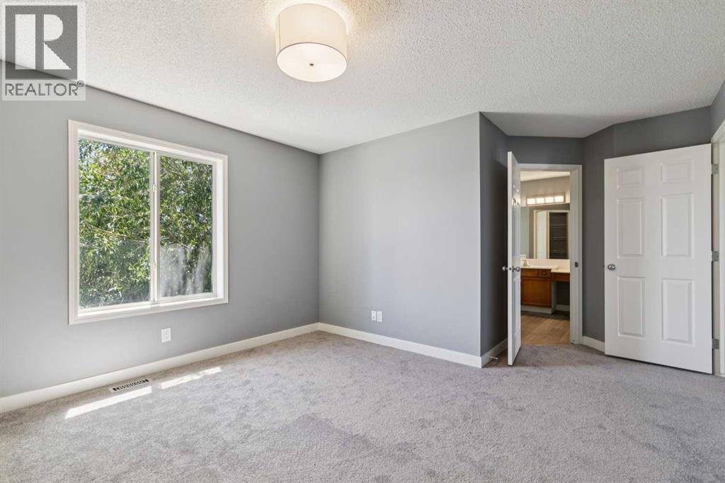 137 Prestwick Mews Se, Calgary, Alberta  T2Z 3X6 - Photo 20 - A2320334