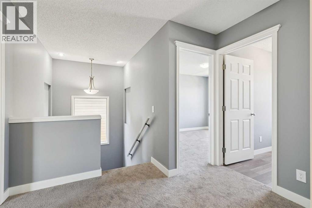 137 Prestwick Mews Se, Calgary, Alberta  T2Z 3X6 - Photo 18 - A2320334