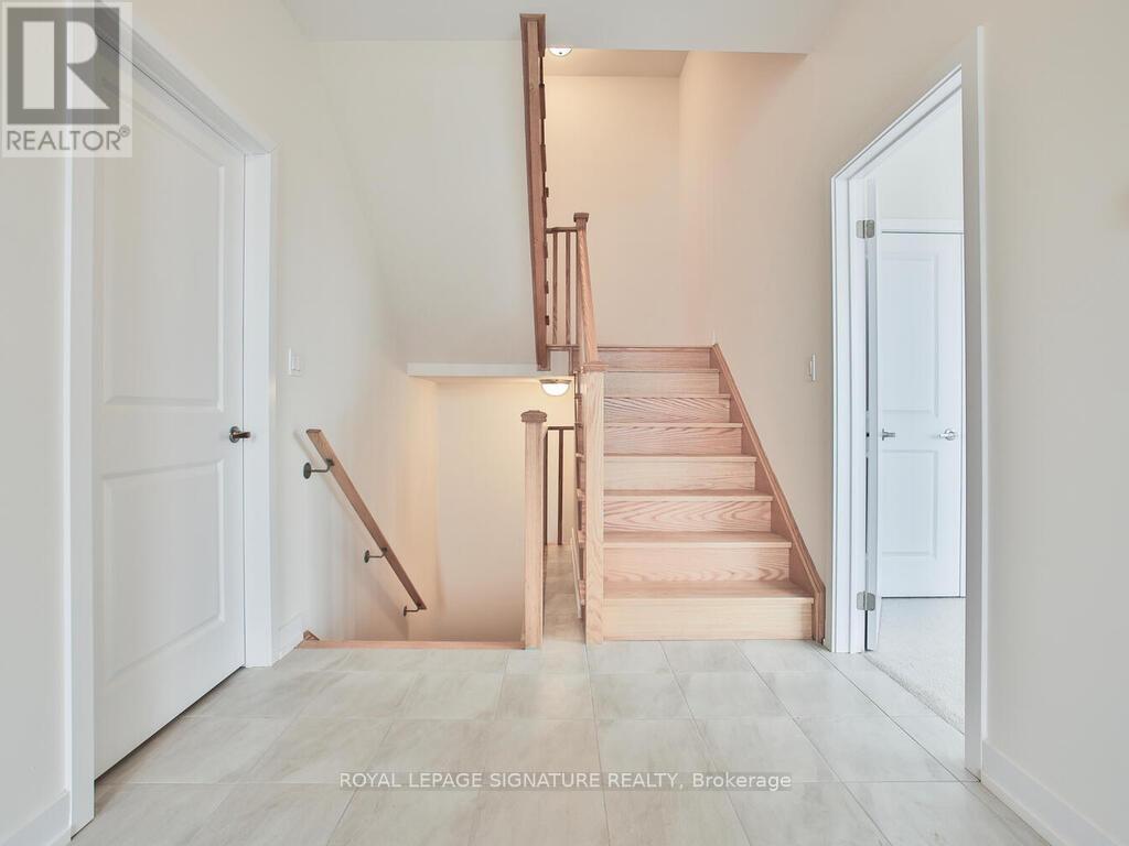 3148 Perkins Way, Oakville, Ontario  L6H 7Z1 - Photo 4 - W13495856