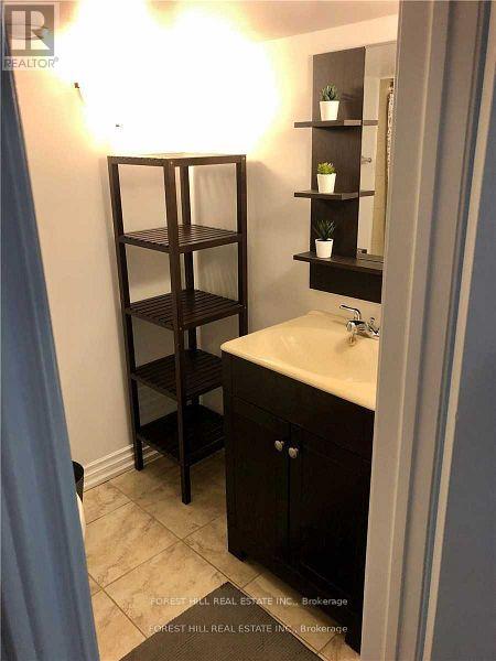 Lower - 42b Radford Avenue, Toronto, Ontario  M6R 1Z6 - Photo 13 - W13495882