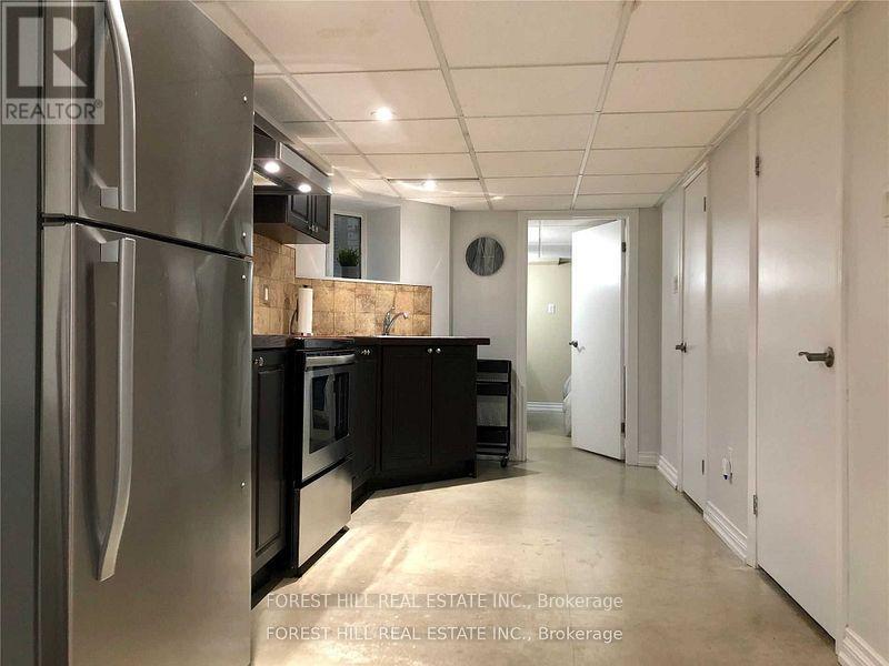 Lower - 42b Radford Avenue, Toronto, Ontario  M6R 1Z6 - Photo 4 - W13495882