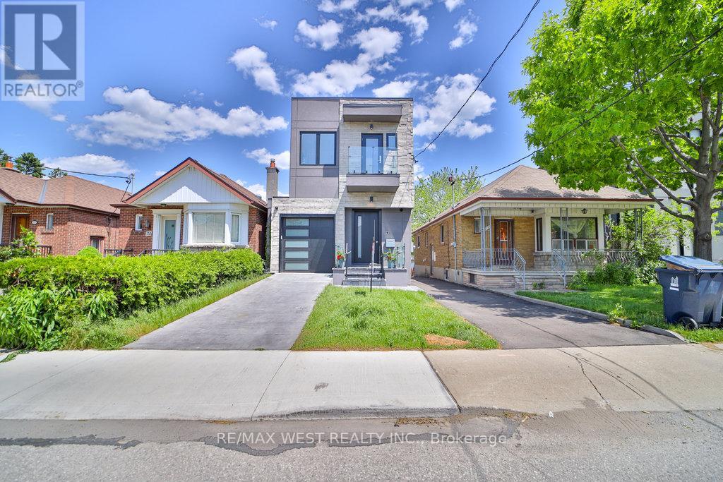 <div class="slider-price">$1,799,999</div><p>133 Times Road, Toronto, Ontario</p>